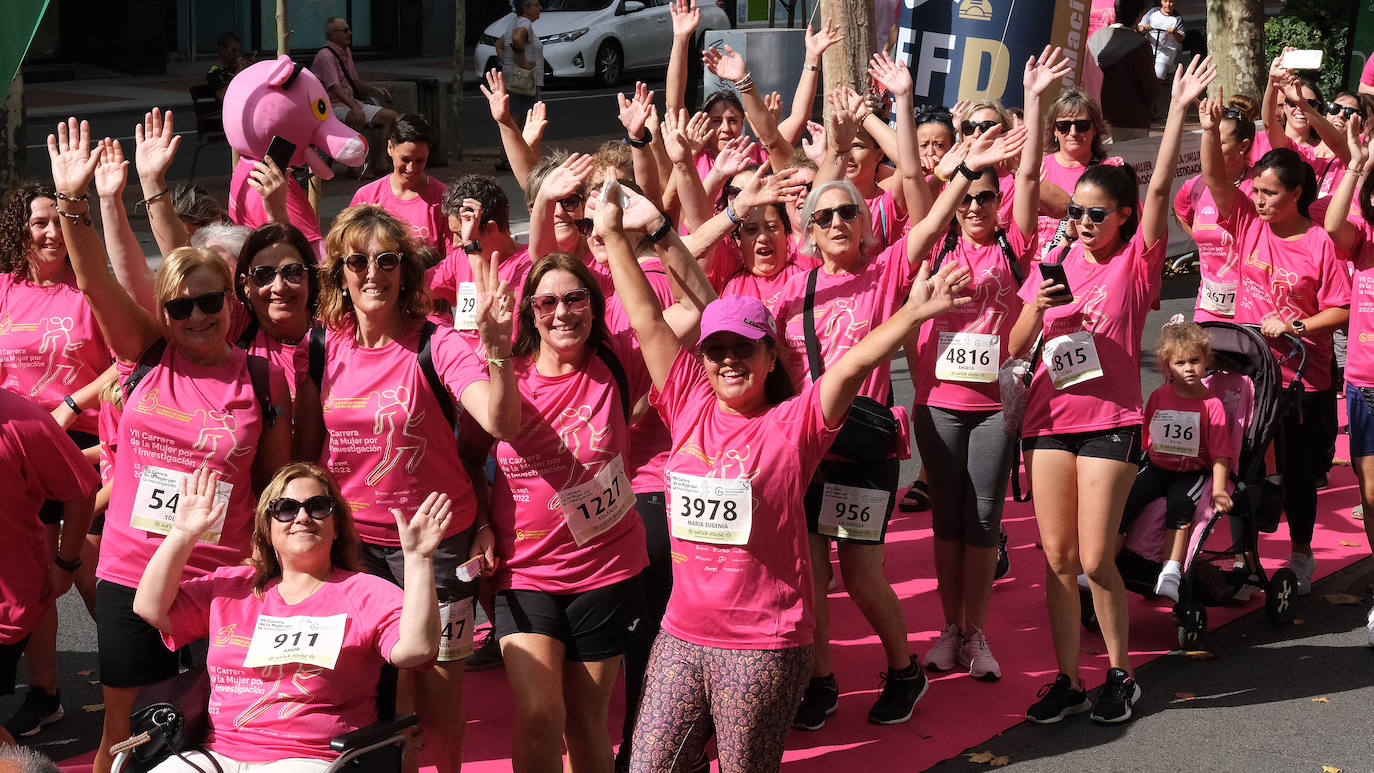 Fotos: El ambiente, los saludos y las fotos en la Carrera de la Mujer en Logroño