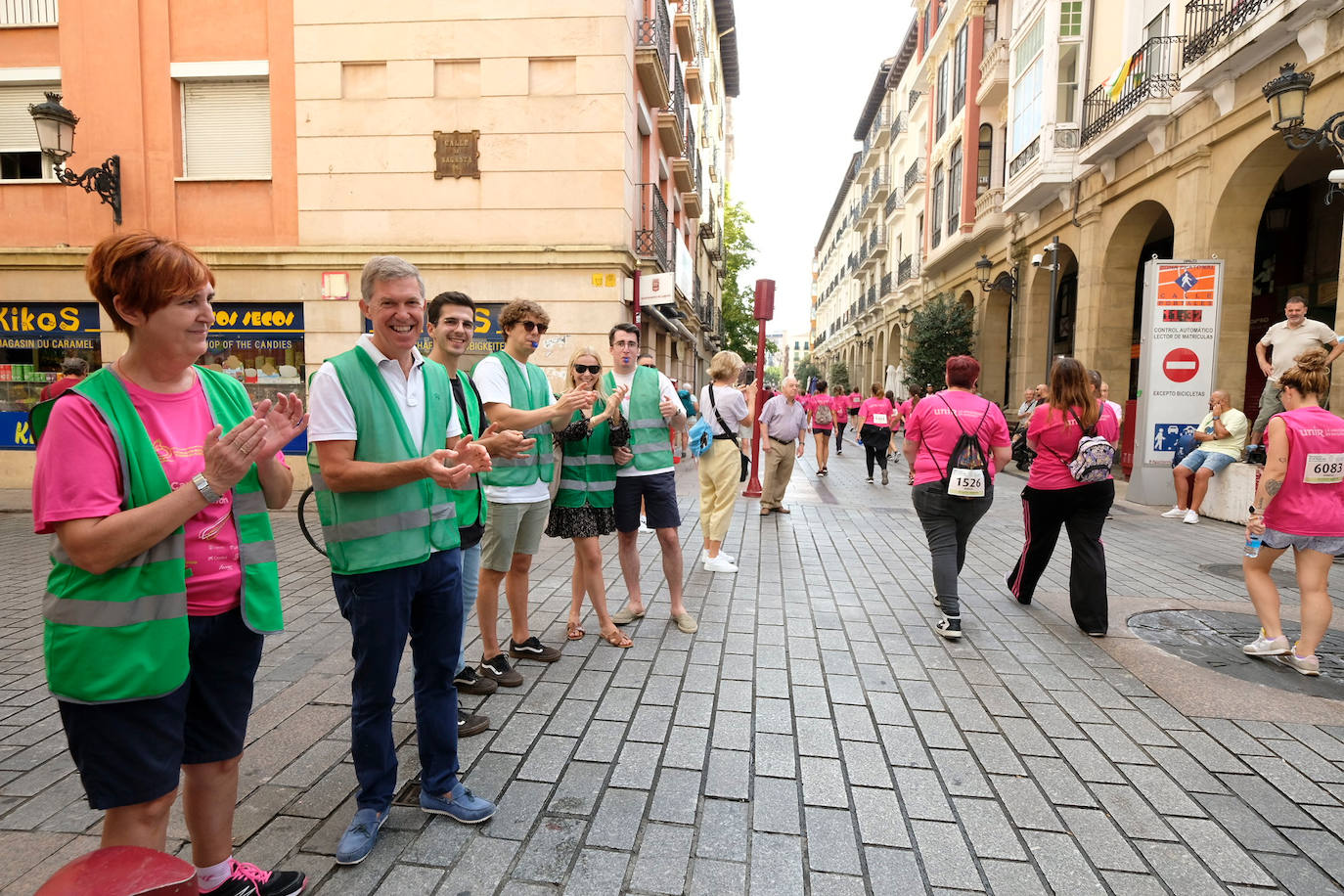 Fotos: Carrera de la Mujer en Logroño: preparación, ánimos y en la línea de salida