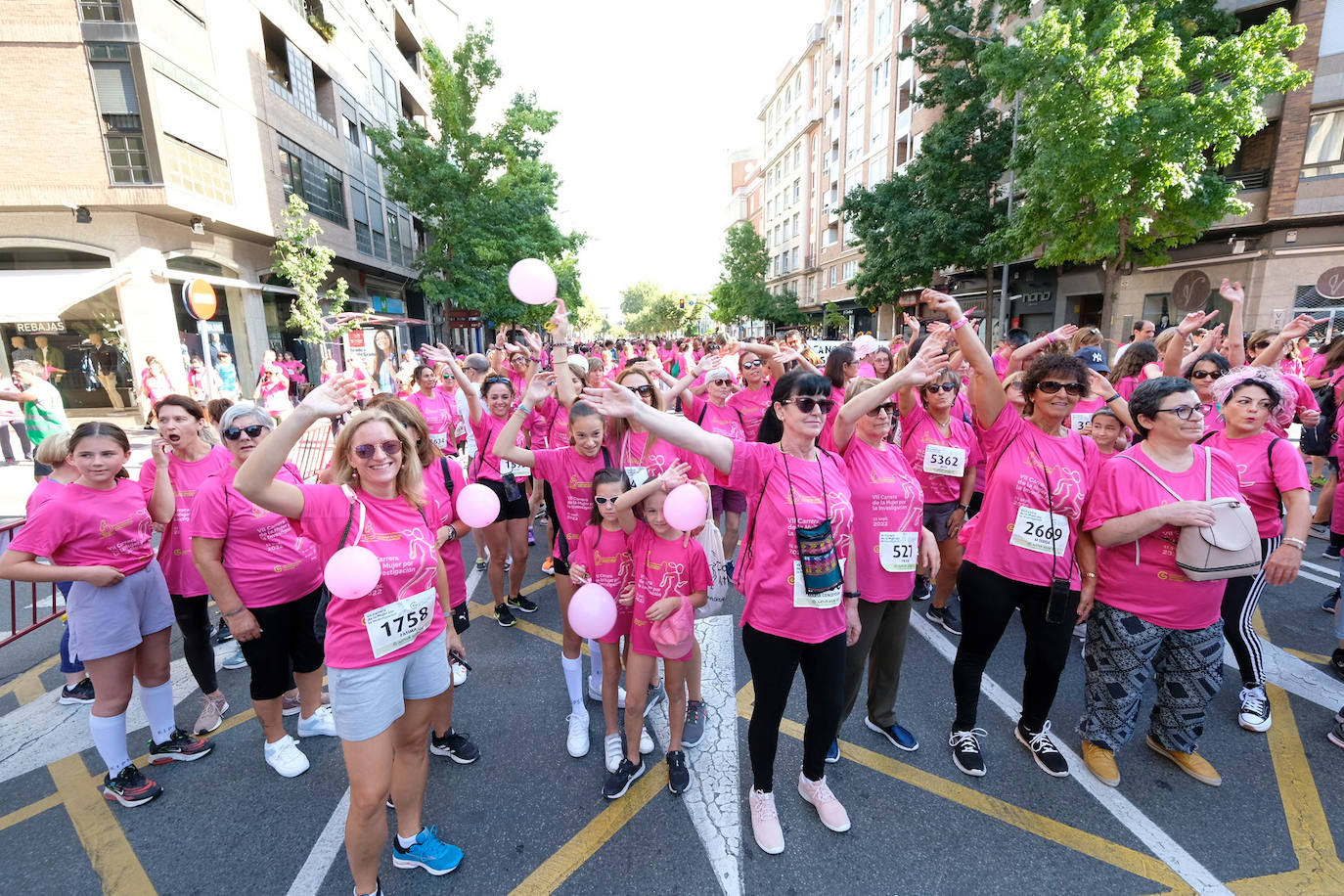 Fotos: Carrera de la Mujer en Logroño: preparación, ánimos y en la línea de salida