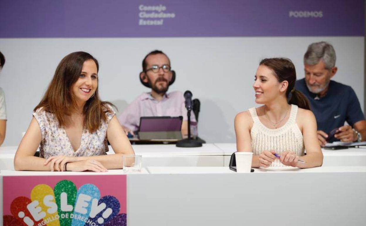 Ione Belarra e Irene Montero en el Consejo Ciudadano Estatal de Podemos.