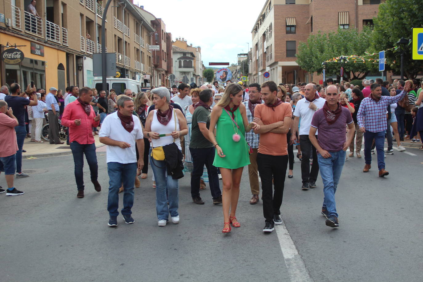 Fotos: Música y cohete de las fiestas de la Cruz de Fuenmayor