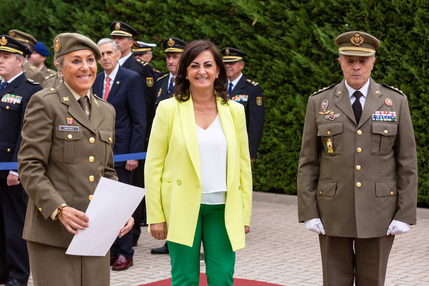 Fotos: El Instituto de Estudios Riojanos (IER), el Ateneo Riojano y la Fundación Ibercaja recogen los galardones de la Delegación de Defensa