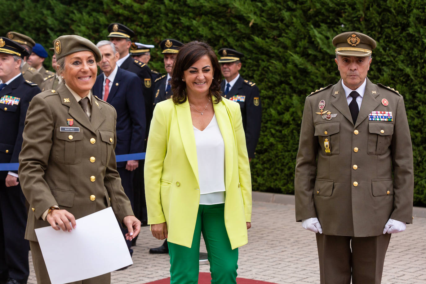 Fotos: El Instituto de Estudios Riojanos (IER), el Ateneo Riojano y la Fundación Ibercaja recogen los galardones de la Delegación de Defensa