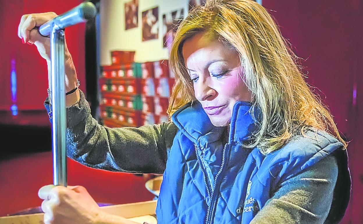 Cristina Forner, en la bodega Marqués de Cáceres. 