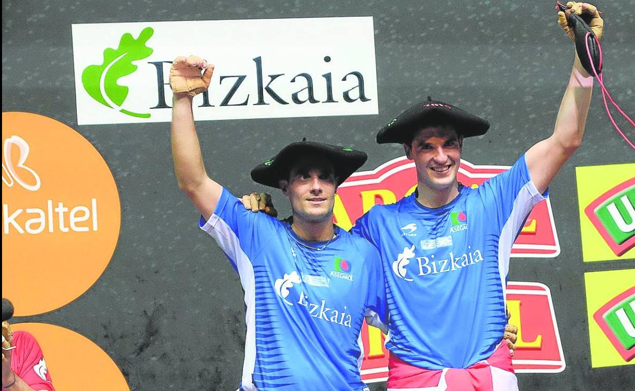 Once años, dos etapas, cuatro finales y dos títulos