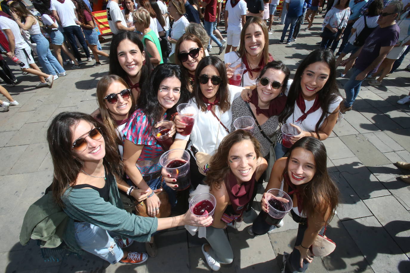 Fotos: Primer vermú de San Mateo en Laurel y San Juan y paella en la plaza del Mercado