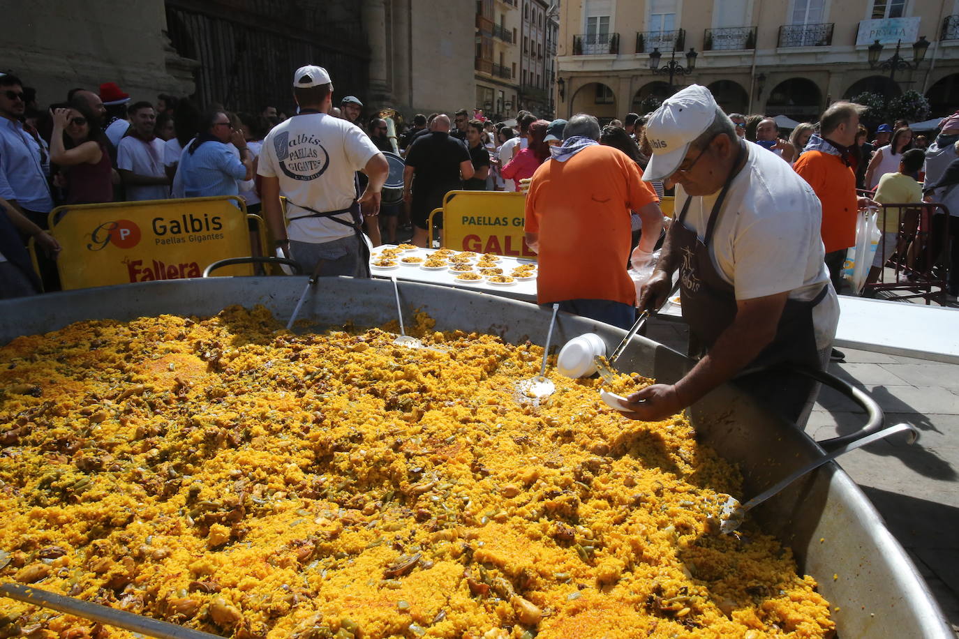 Fotos: Primer vermú de San Mateo en Laurel y San Juan y paella en la plaza del Mercado