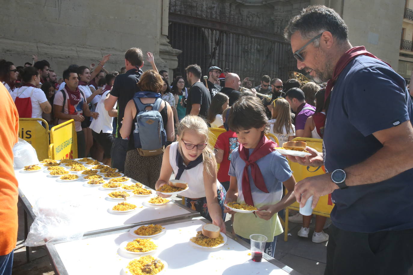 Fotos: Primer vermú de San Mateo en Laurel y San Juan y paella en la plaza del Mercado