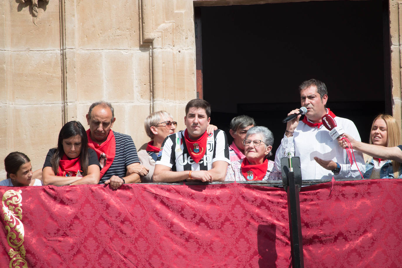 Fotos: El cohete abre las fiestas de Gracias y de San Jerónimo Hermosilla en Santo Domingo