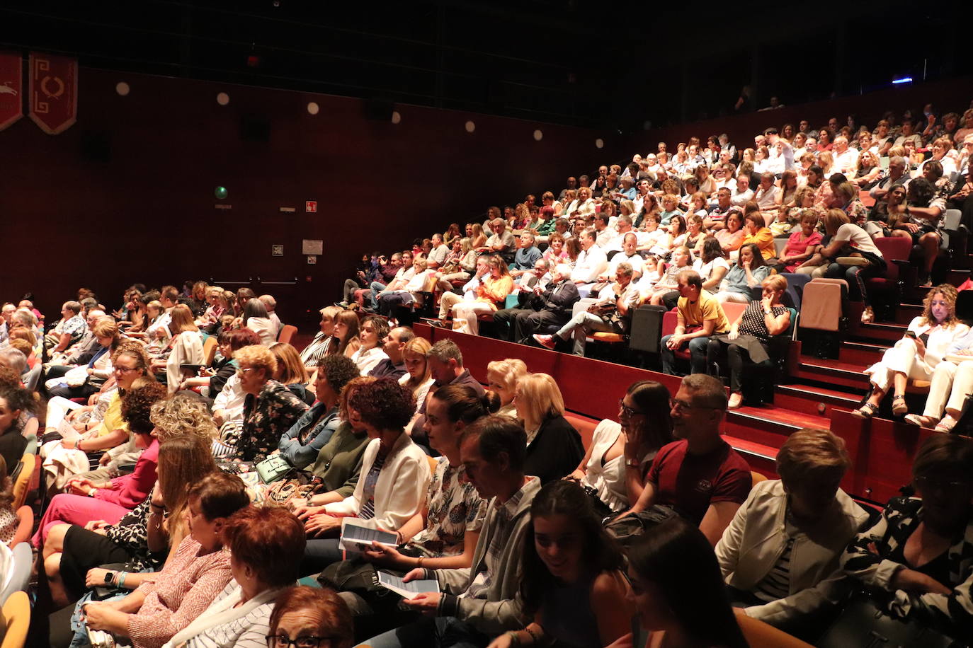 Fotos: Lleno en la representación teatral de la vida de los santos de Arnedo