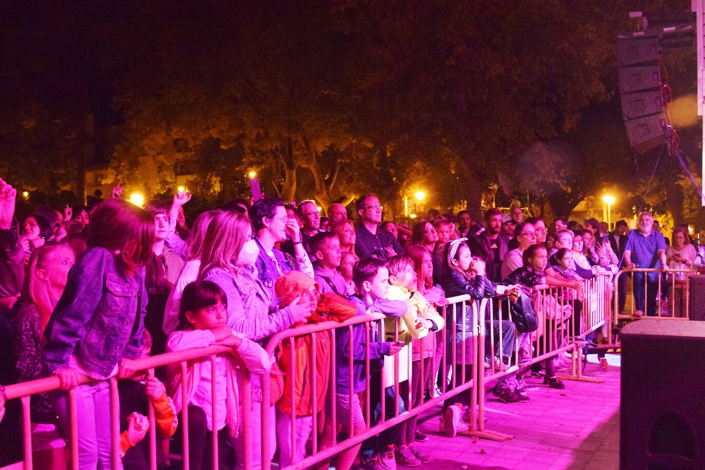 Fotos: Messura abre los conciertos en el parque González Gallarza