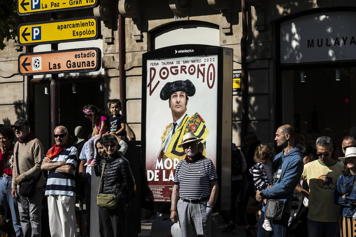 Fotos: Pasacalles de la comparsa de Gigantes y Cabezudos