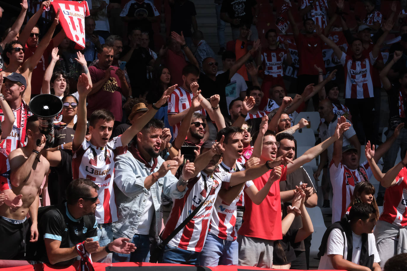 Fotos: La afición disfrutó del derbi UDL-SDL