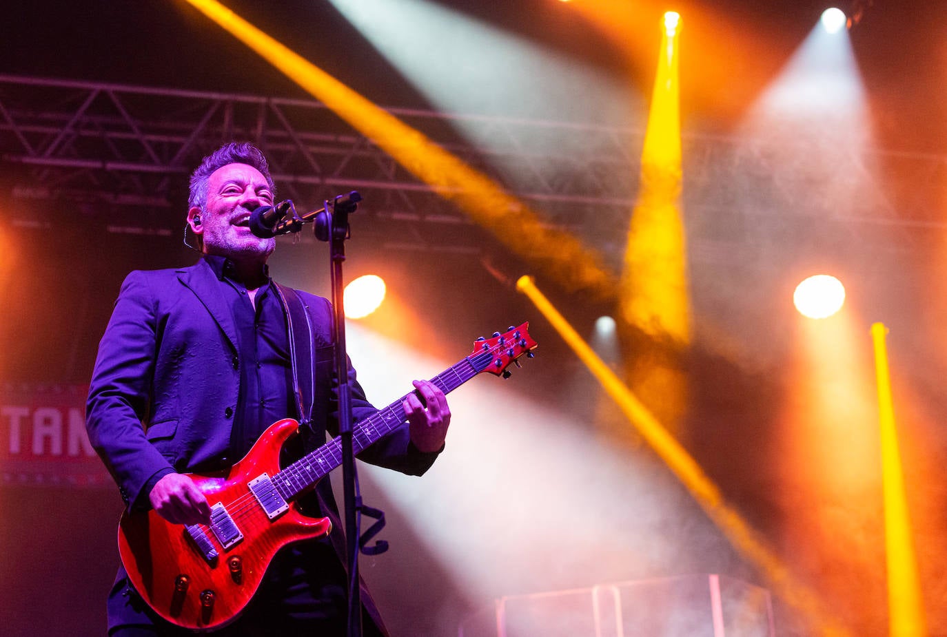 Fotos: Concierto de Café Quijano en la plaza del Ayuntamiento