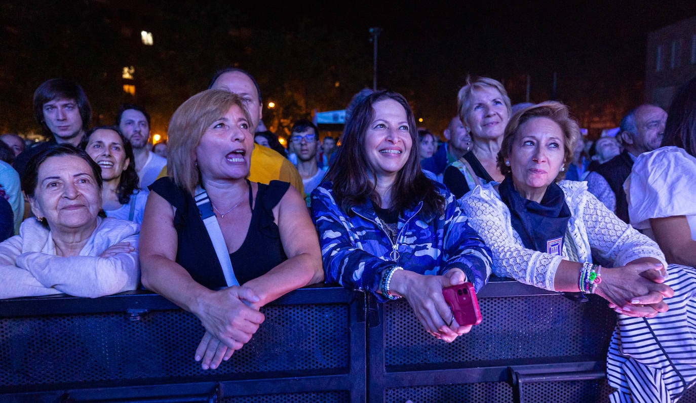 Fotos: Concierto de Café Quijano en la plaza del Ayuntamiento