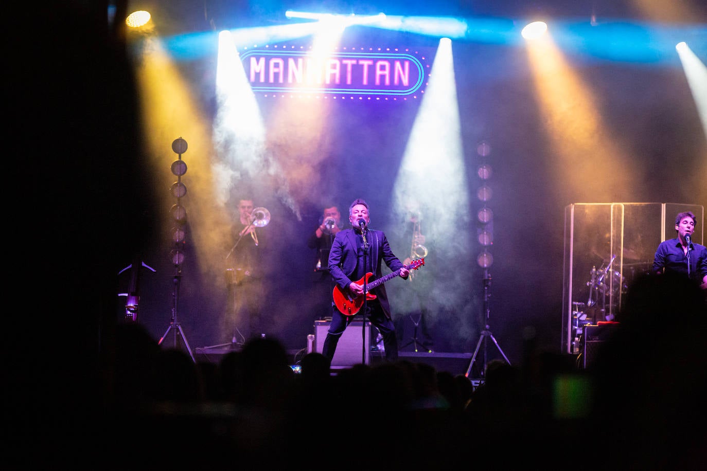 Fotos: Concierto de Café Quijano en la plaza del Ayuntamiento