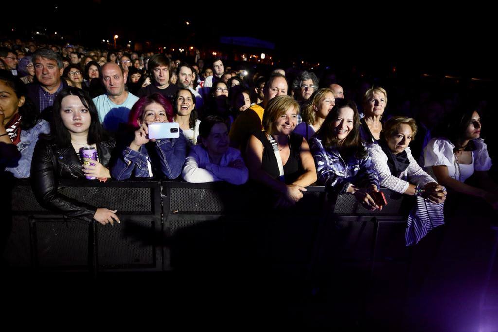 Fotos: Concierto de Café Quijano en la plaza del Ayuntamiento