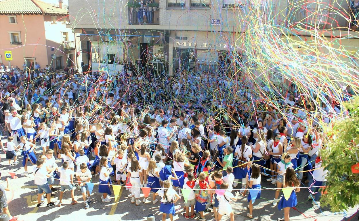 Con el cohete estalló la juerga en la localidad y todo el mundo comenzó el pasacalles. 