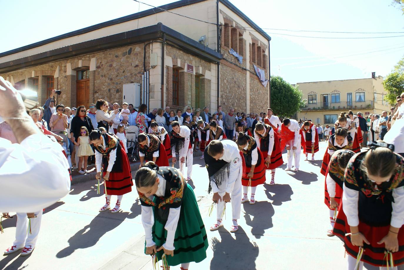 Fotos: Primer día grande de fiestas en Baños de Río Tobía