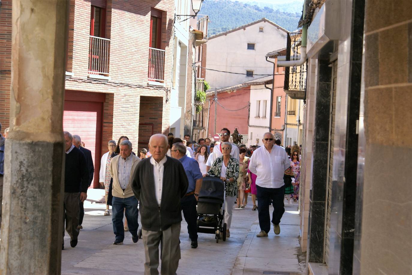 Fotos: Primer día grande de fiestas en Baños de Río Tobía