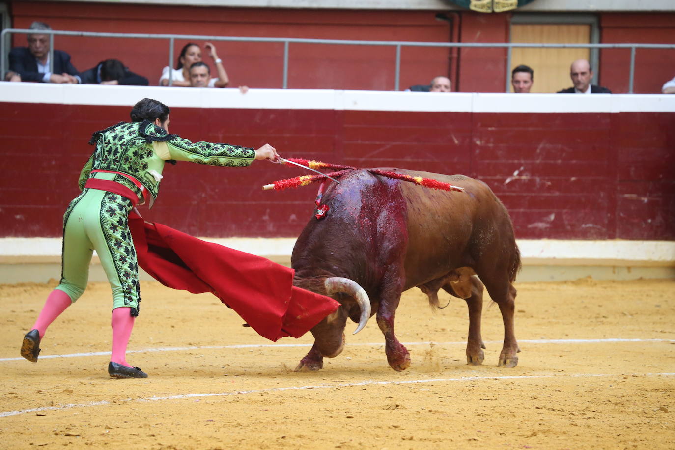 Fotos: Roca Rey y Urdiales salen a hombros en La Ribera