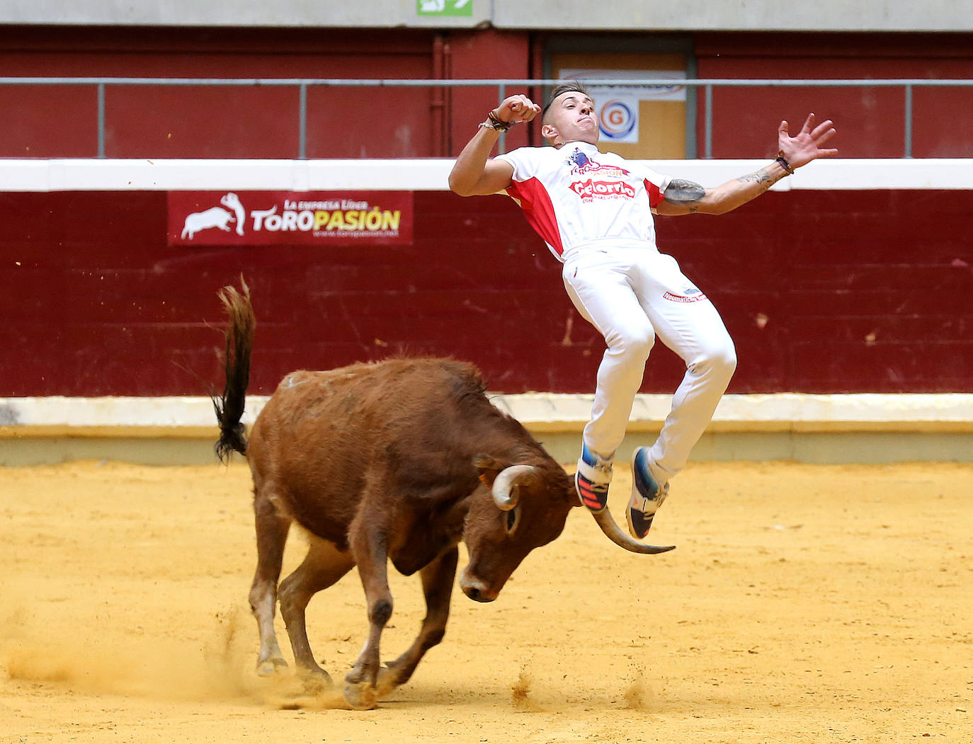 Fotos: Saltos, recortes y algunos sustos en La Ribera