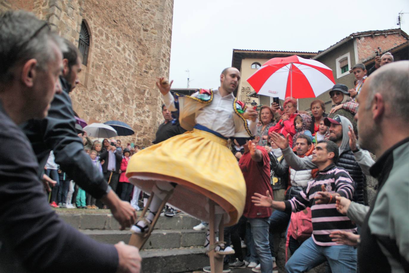 Fotos: Los danzadores de Anguiano no defraudan