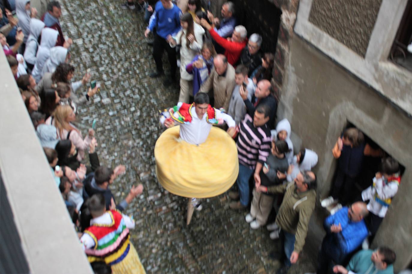 Fotos: Los danzadores de Anguiano no defraudan