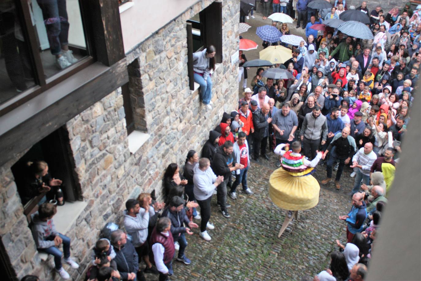 Fotos: Los danzadores de Anguiano no defraudan