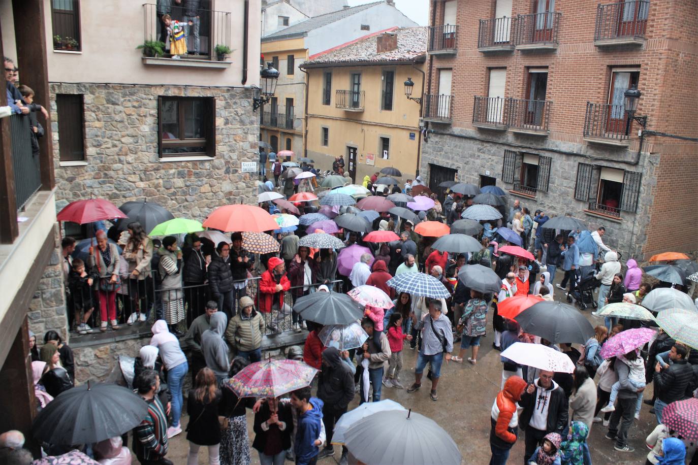 Fotos: Los danzadores de Anguiano no defraudan