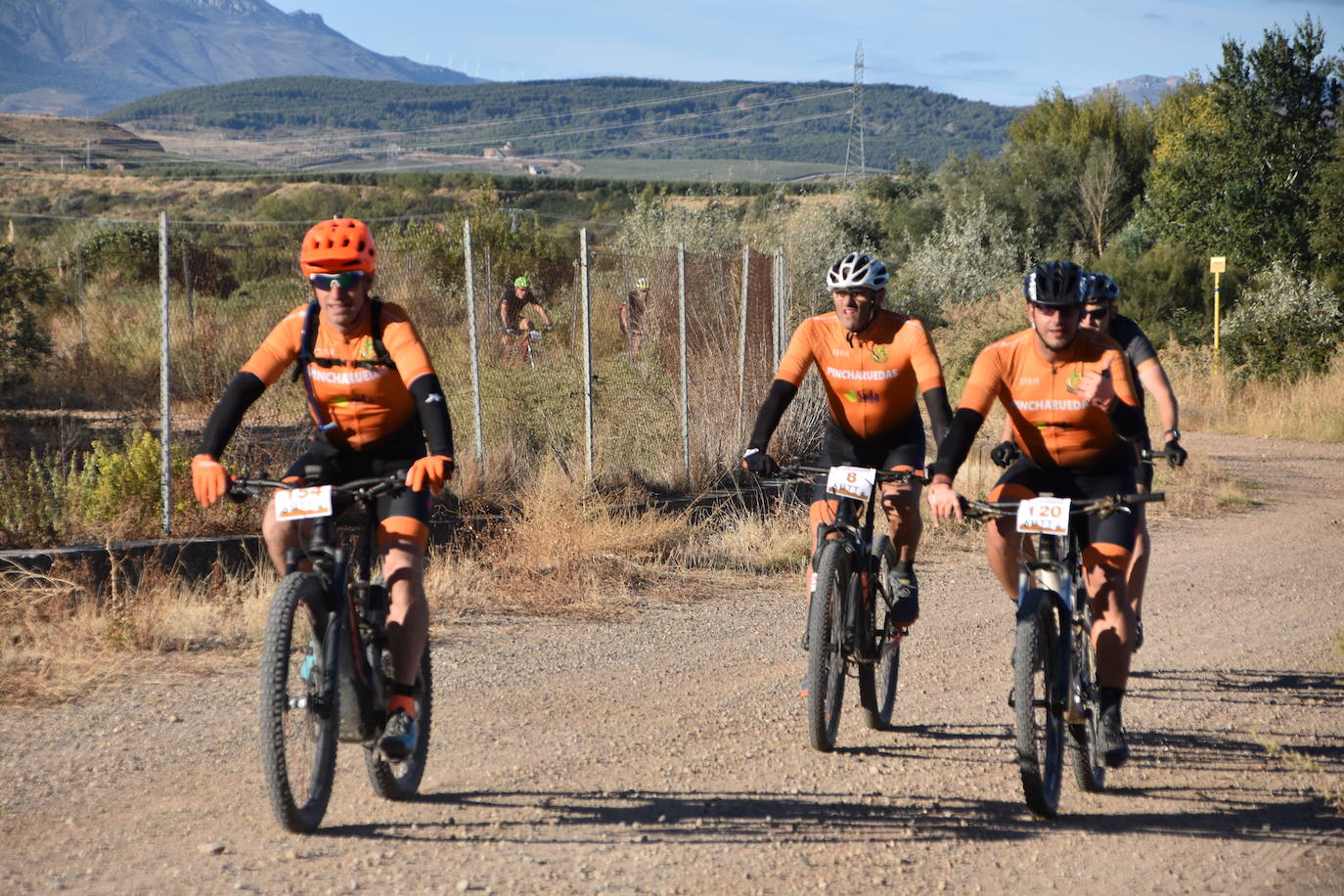 Fotos: Cruz y Narciso se llevan la BTT de la Peña Calagurritana
