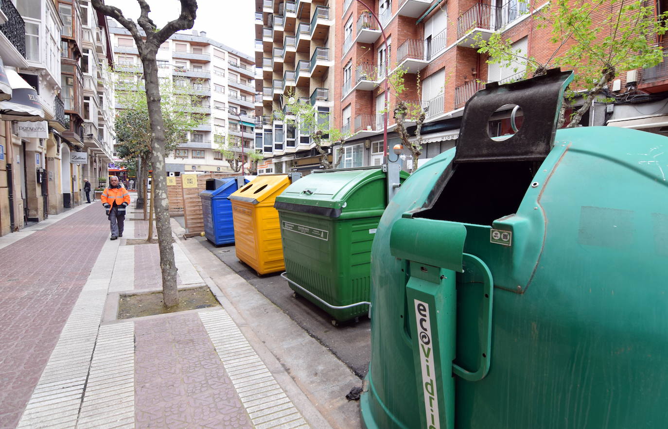 Contenedores en avenida de Portugal.