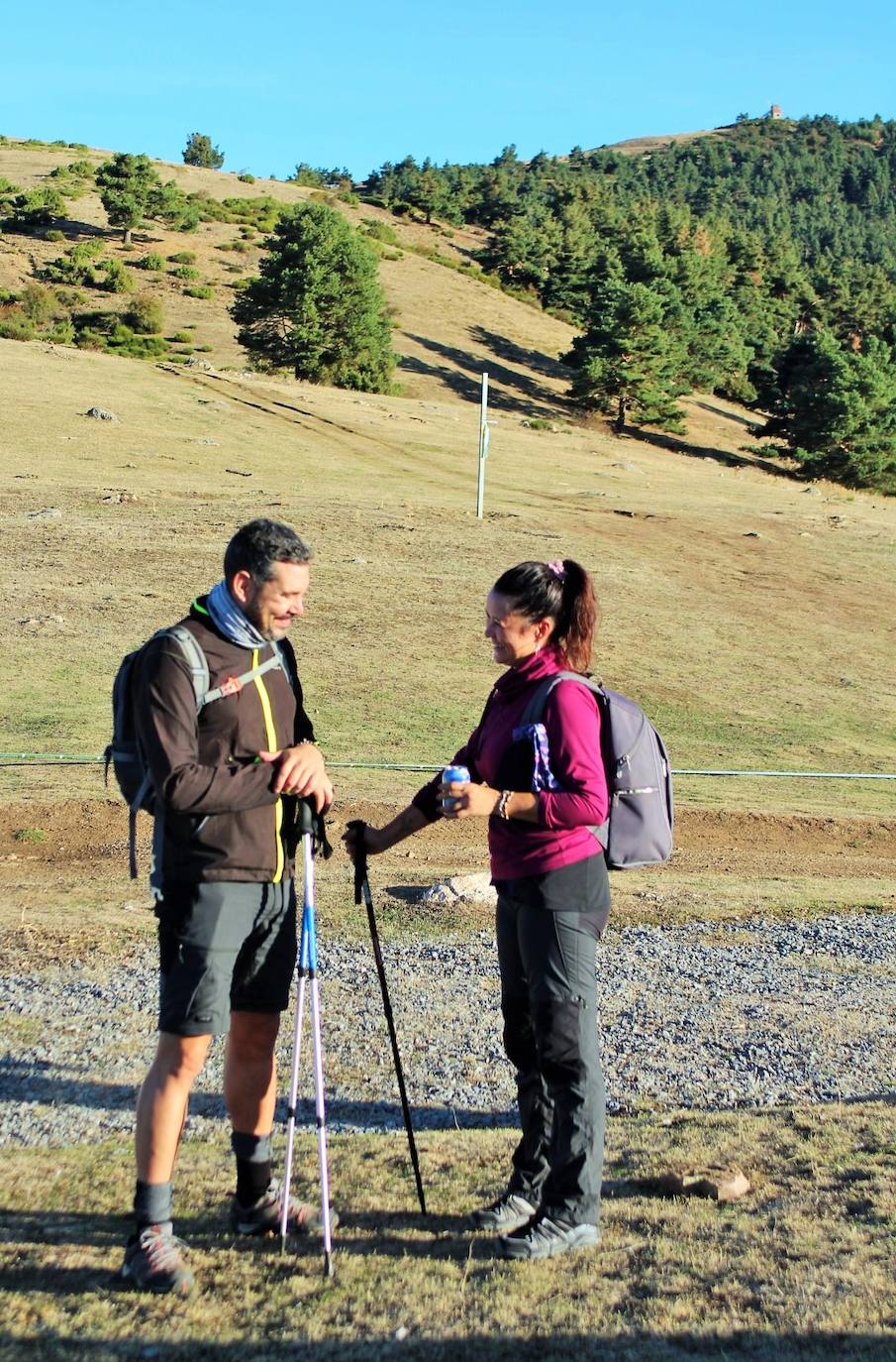 Fotos: Más de 300 senderistas recorren la Sierra de Cebollera