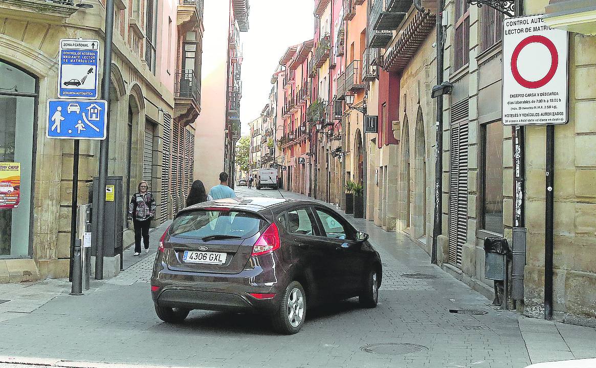 El control de accesos al Casco Antiguo vía cámaras con lectores se ha extendido este mandato.