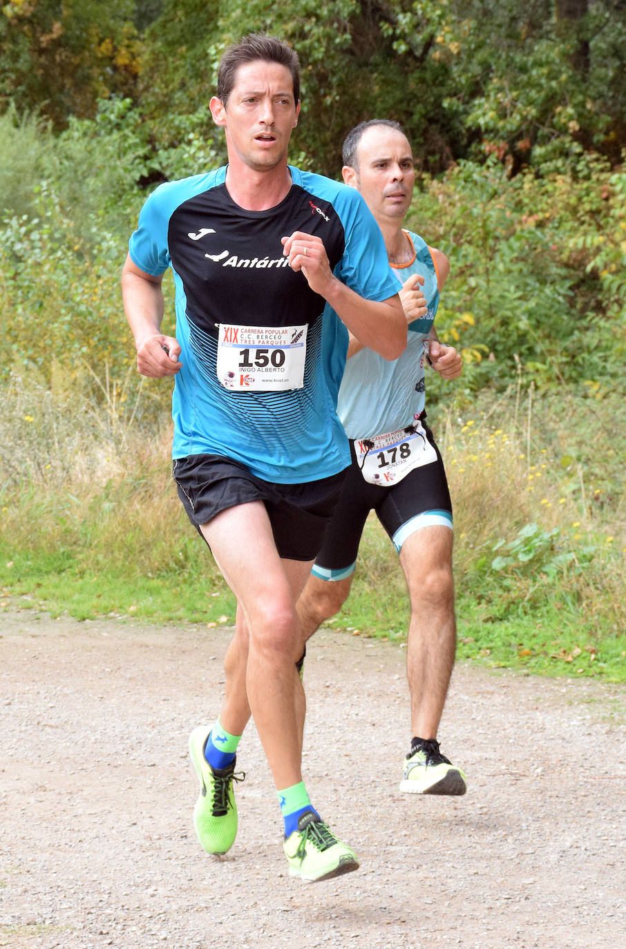 Fotos: Cuatrocientos atletas en la Carrera Tres Parques