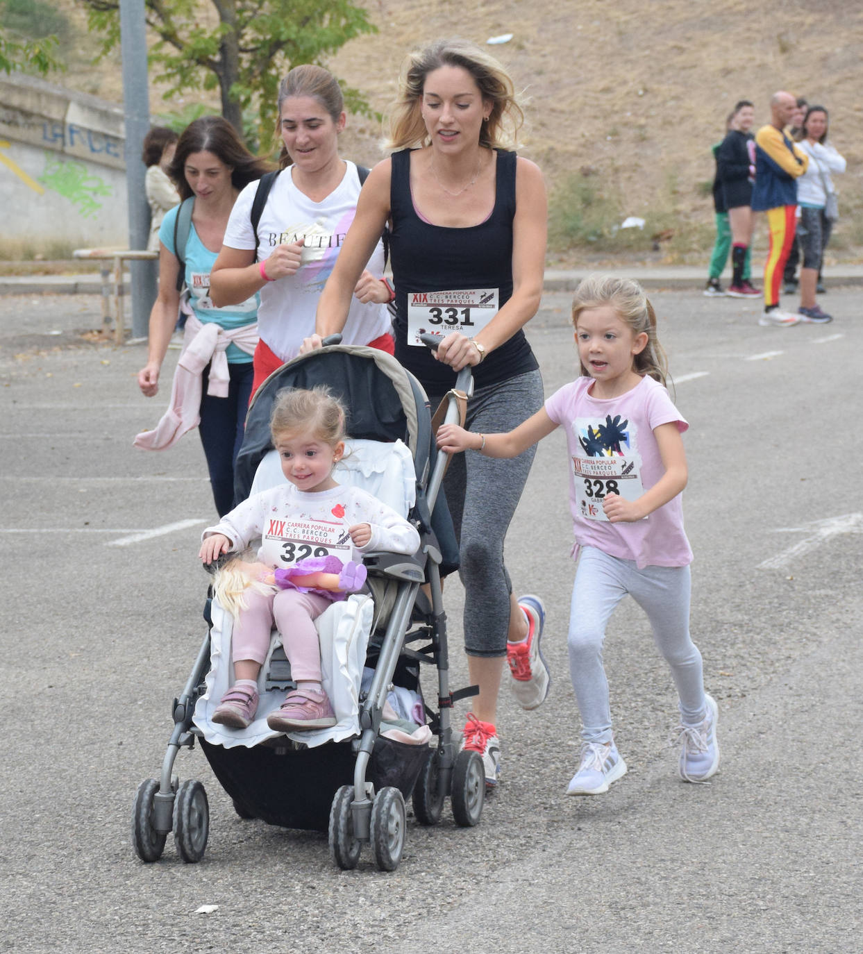 Fotos: Cuatrocientos atletas en la Carrera Tres Parques