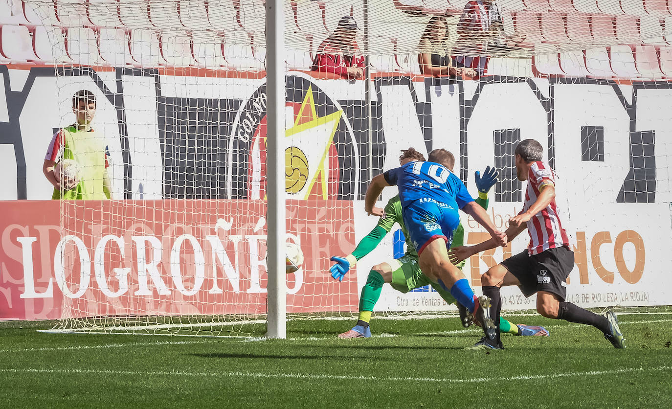 Fotos: Victoria del Calahorra frente a la SD Logroñés (0-2)