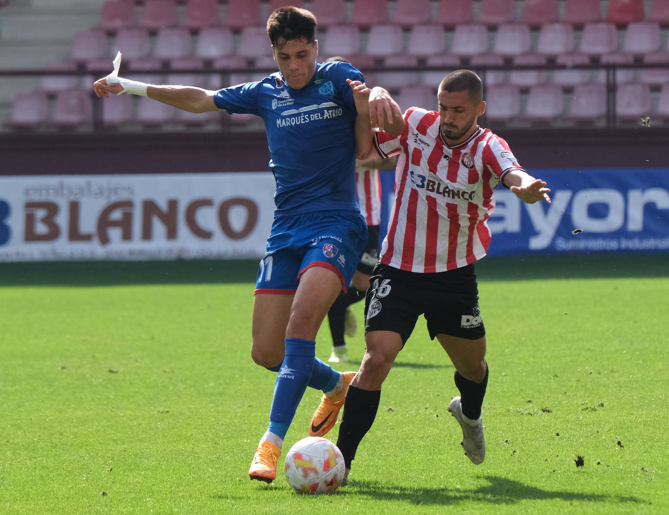 Fotos: Victoria del Calahorra frente a la SD Logroñés (0-2)