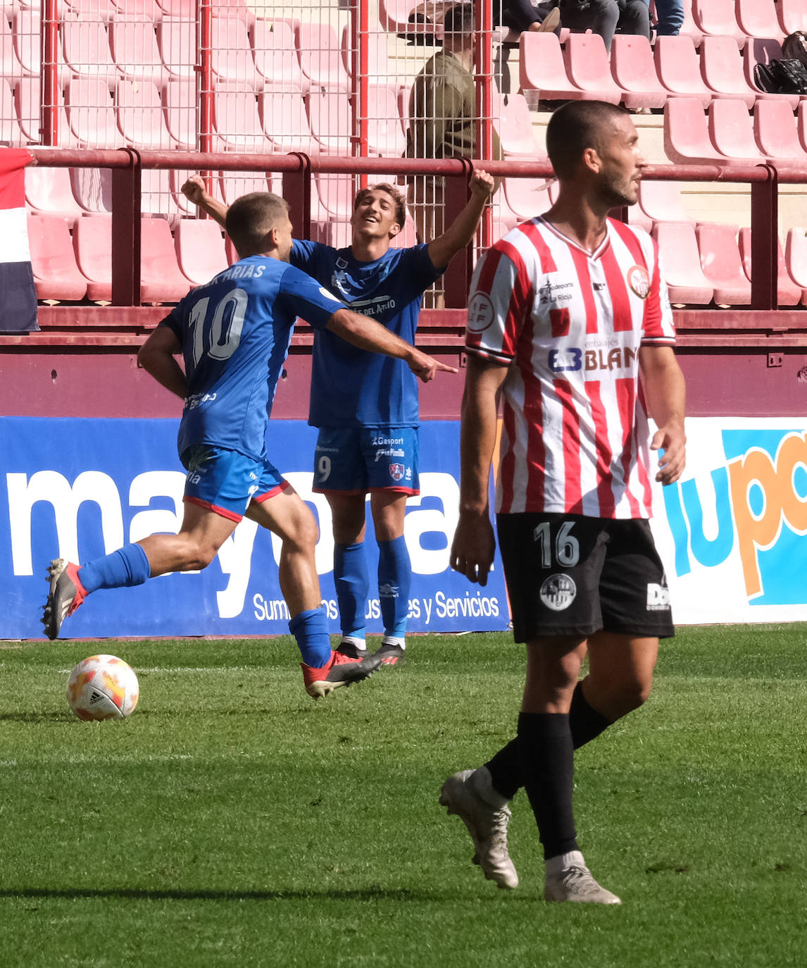 Fotos: Victoria del Calahorra frente a la SD Logroñés (0-2)