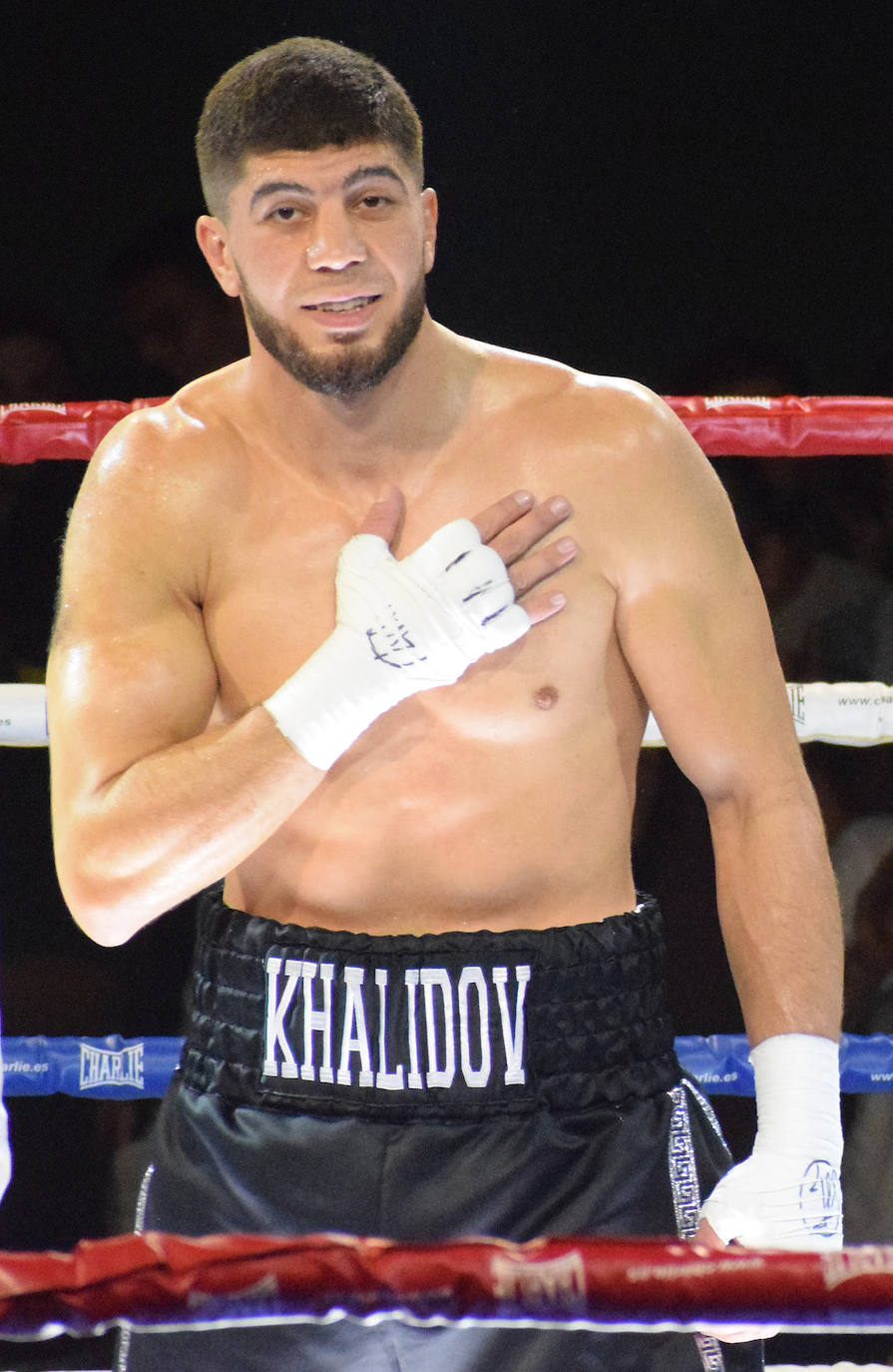 Fotos: Velada de boxeo en Villamediana: el riojano Gazi Khalidov gana su primer combate profesional