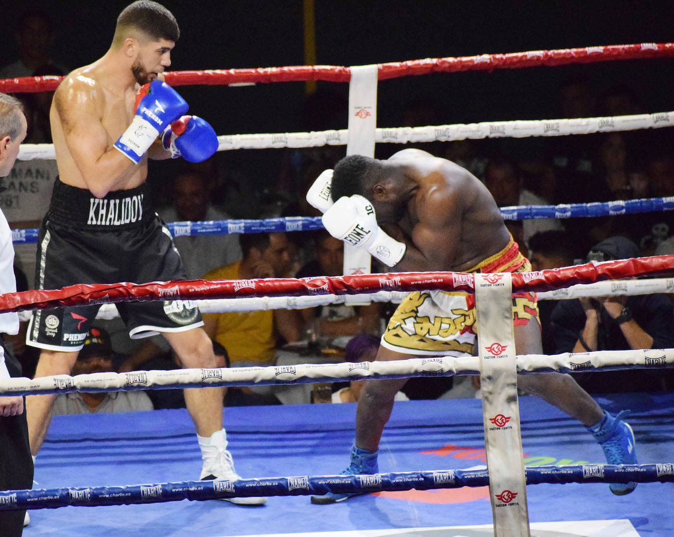 Fotos: Velada de boxeo en Villamediana: el riojano Gazi Khalidov gana su primer combate profesional