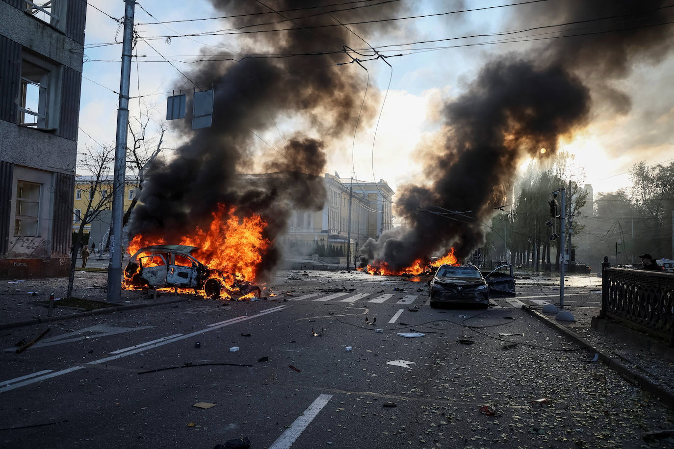 Fotos: Rusia ataca el centro de Kiev en el primer bombardeo sobre la capital desde hace meses