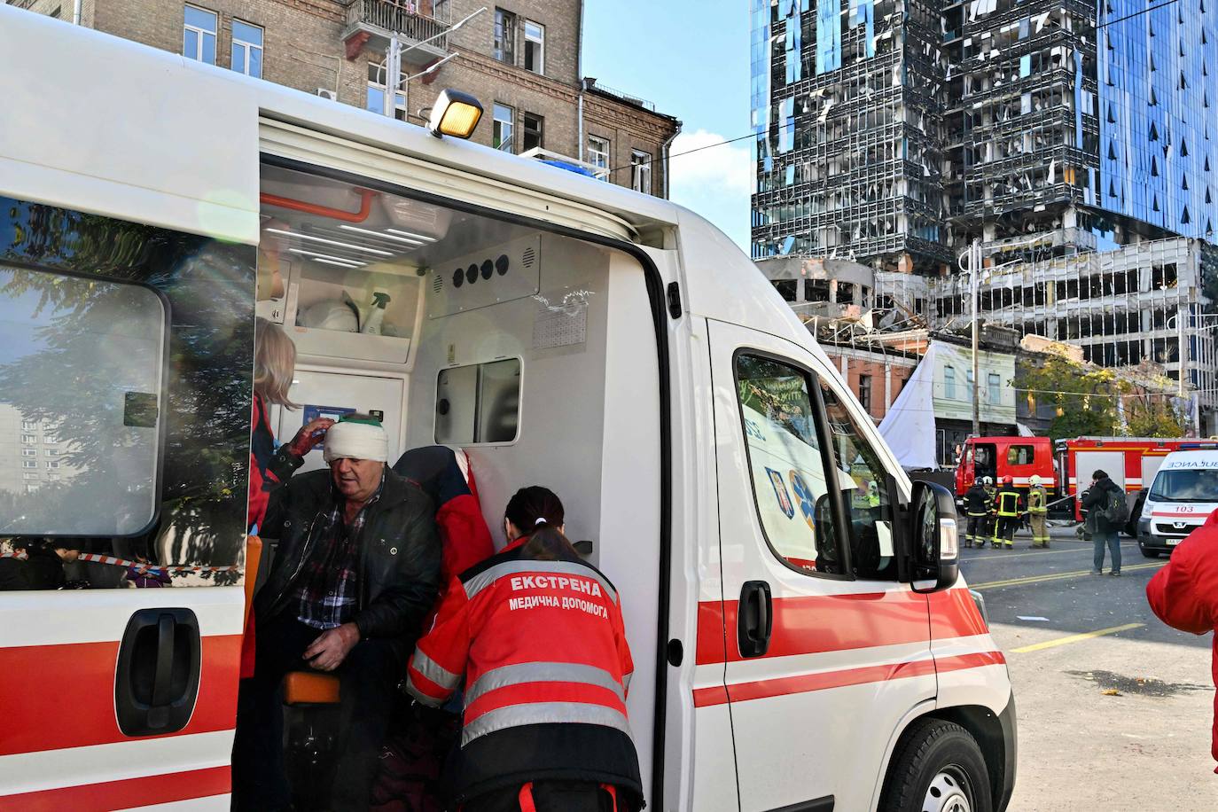 Fotos: Rusia ataca el centro de Kiev en el primer bombardeo sobre la capital desde hace meses