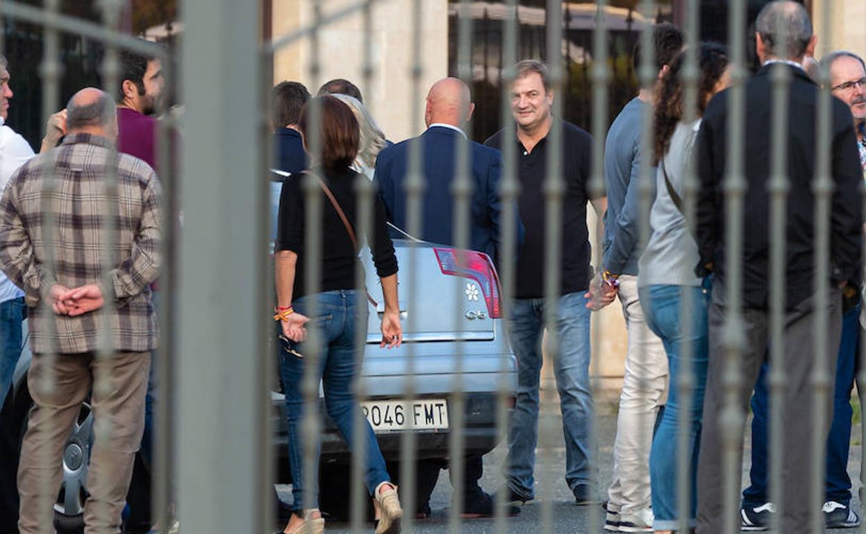 Alberto Bretón, antes de la reunión con militantes del PP este lunes por la tarde. 