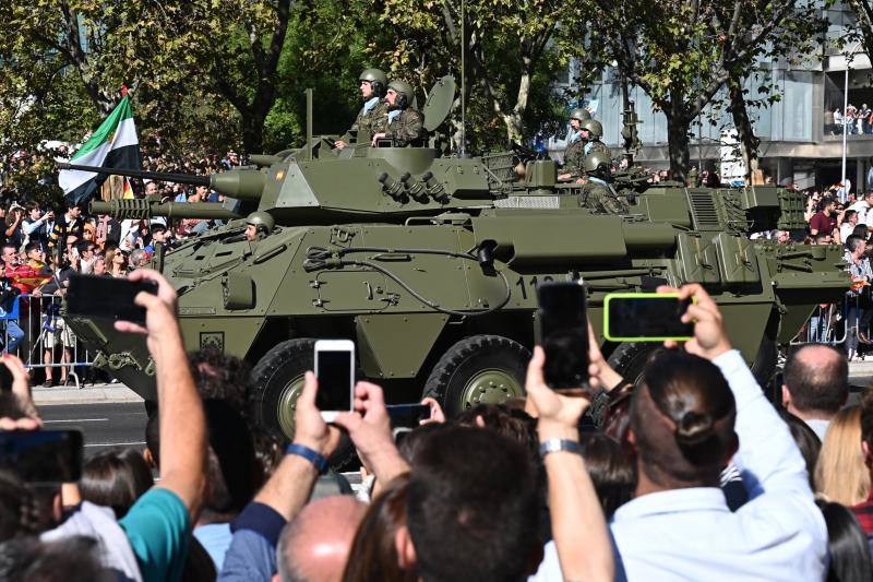 Un blindado del Ejército de Tierra, durante el desfile.