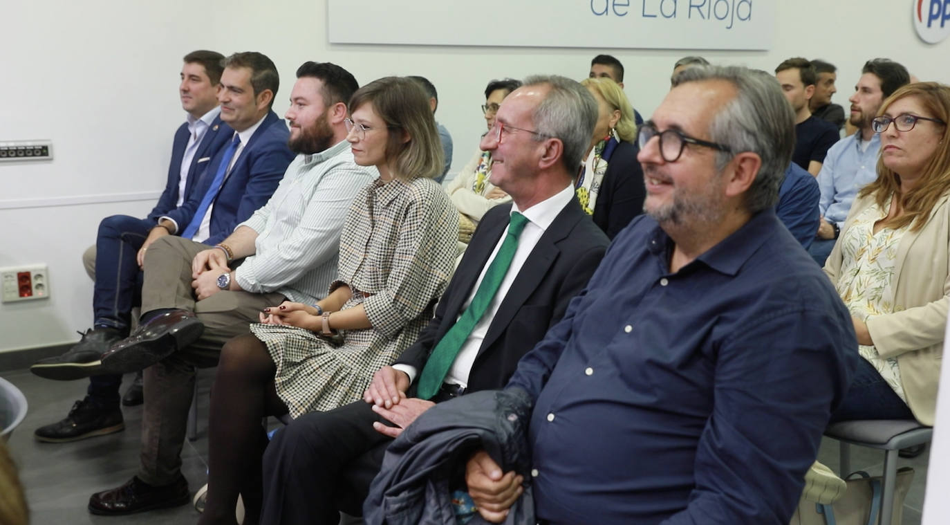 Fotos: La ejecutiva regional del PP apoya a Capellán como candidato