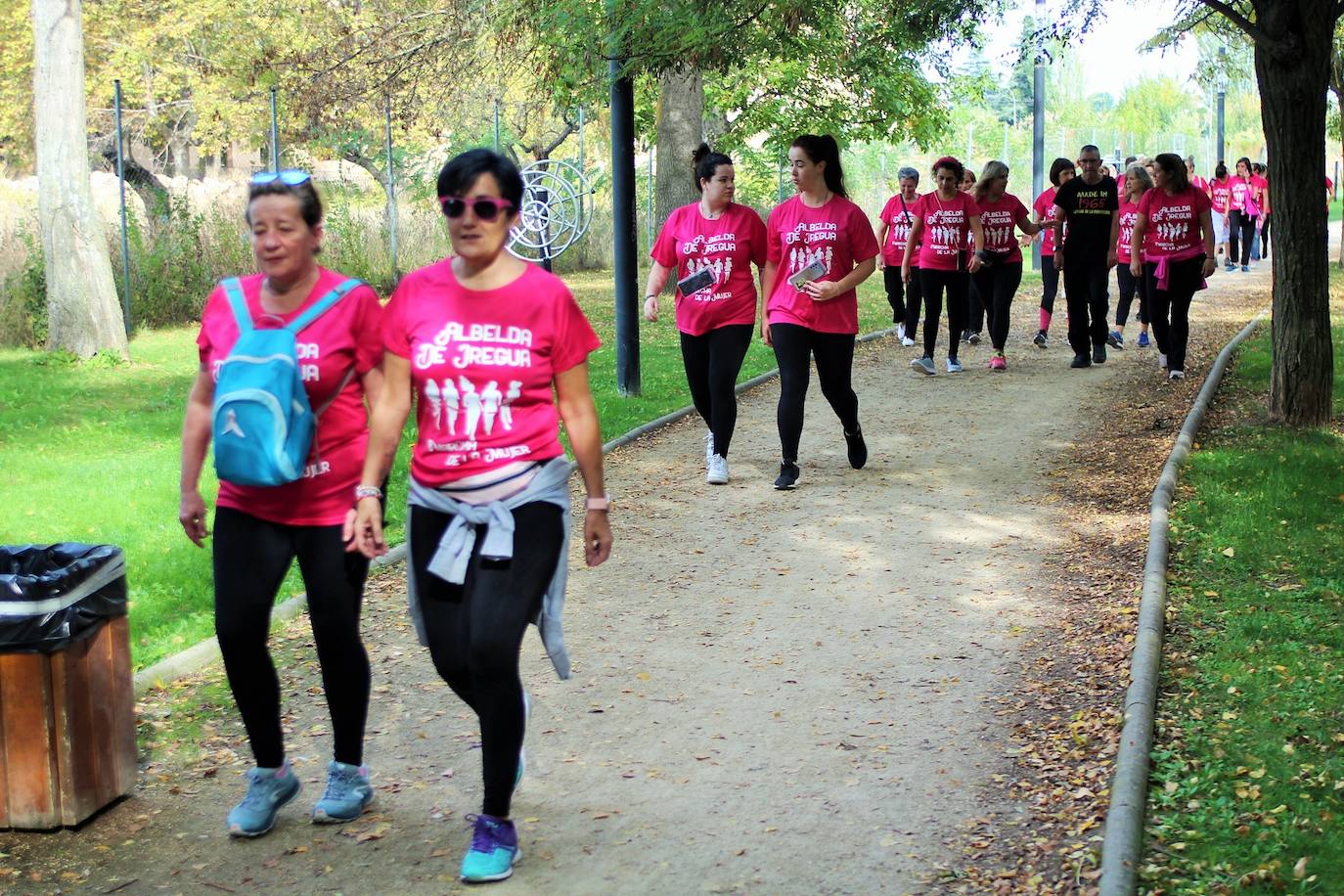 Fotos: La Carrera de la Mujer logra 800 inscripciones a favor de la Asociación Española Contra el Cáncer en La Rioja
