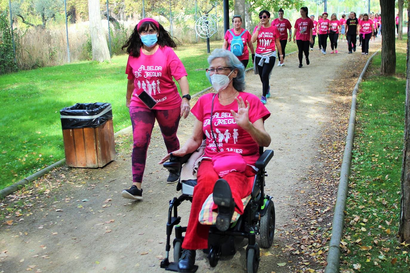 Fotos: La Carrera de la Mujer logra 800 inscripciones a favor de la Asociación Española Contra el Cáncer en La Rioja
