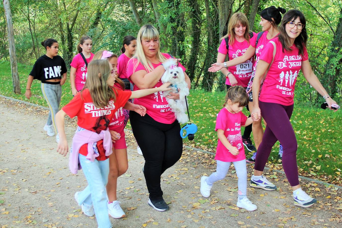 Fotos: La Carrera de la Mujer logra 800 inscripciones a favor de la Asociación Española Contra el Cáncer en La Rioja