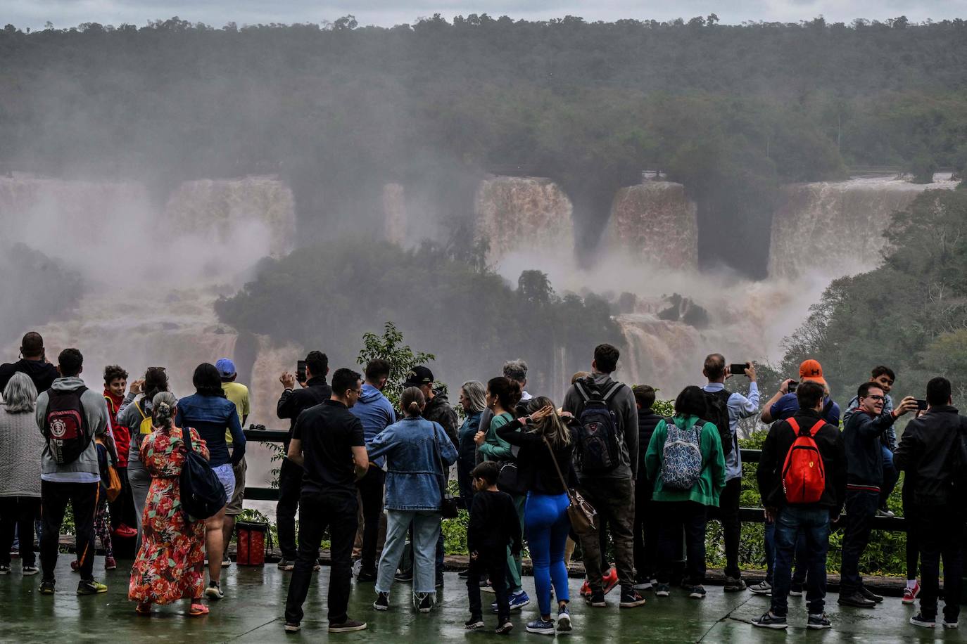 Fotos: Las cataratas de Iguazú se desbordan por las fuertes lluvias